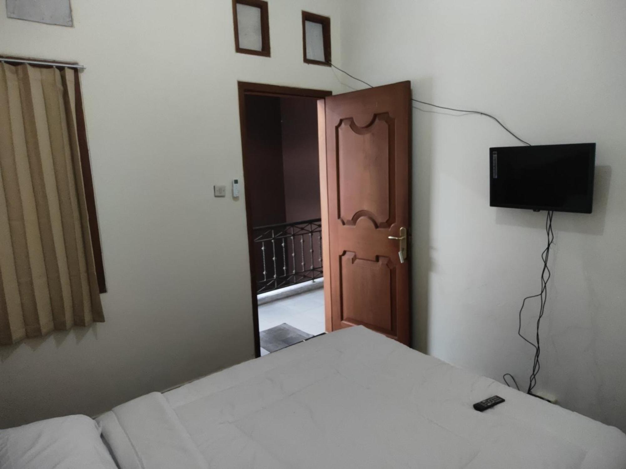 Tirto 27 Homestay Yogyakarta Kültér fotó