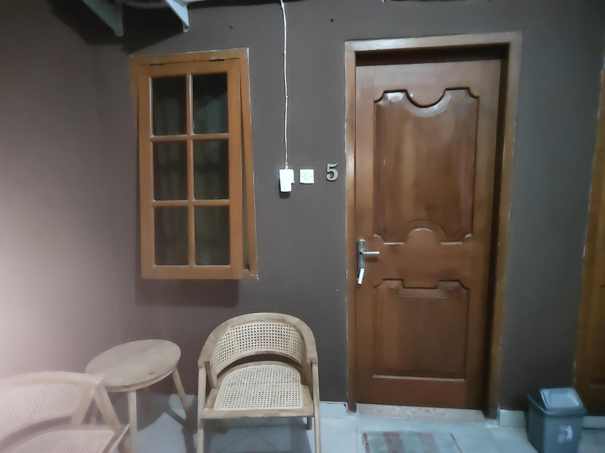 Tirto 27 Homestay Yogyakarta Kültér fotó