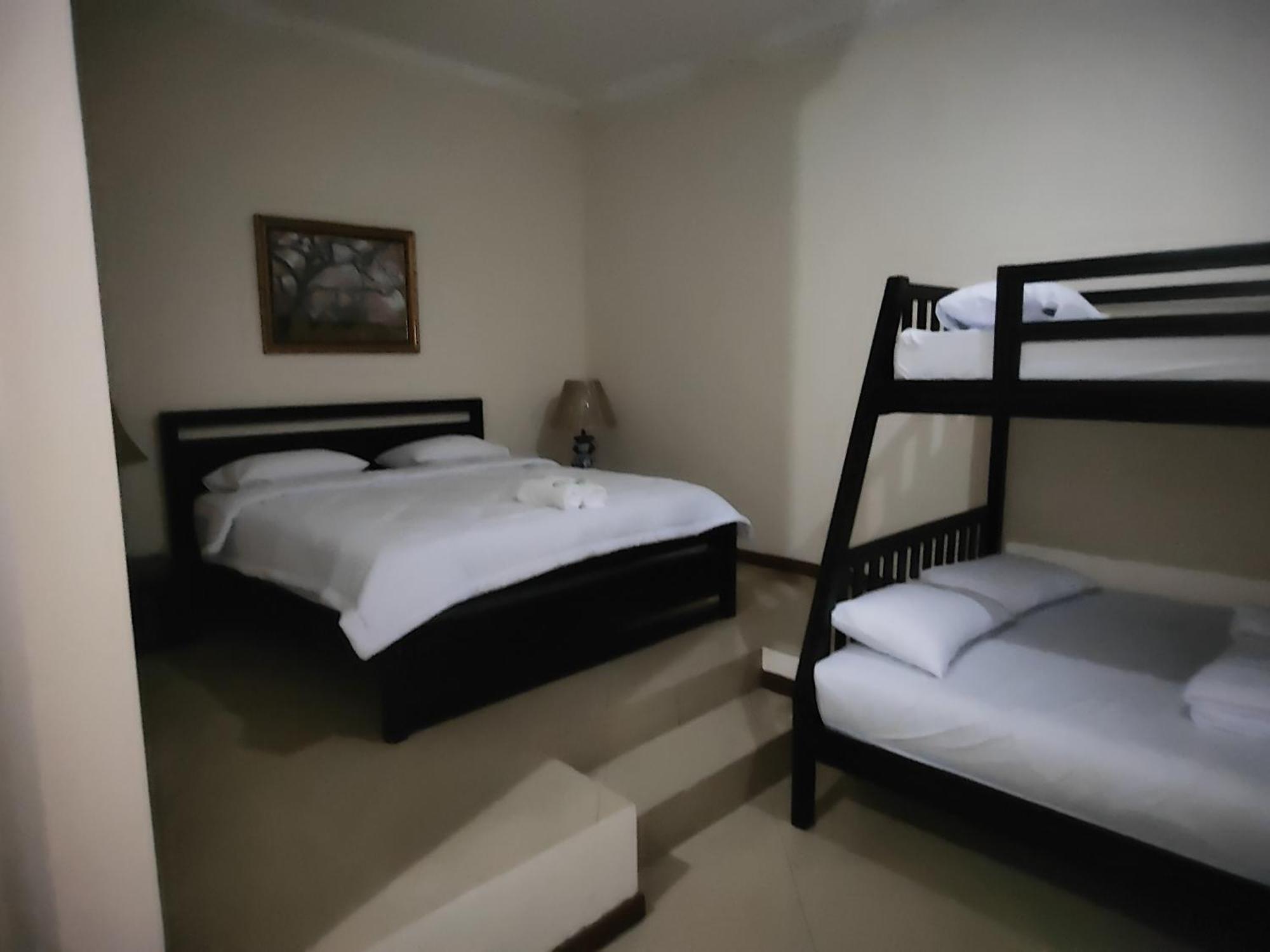 Tirto 27 Homestay Yogyakarta Kültér fotó