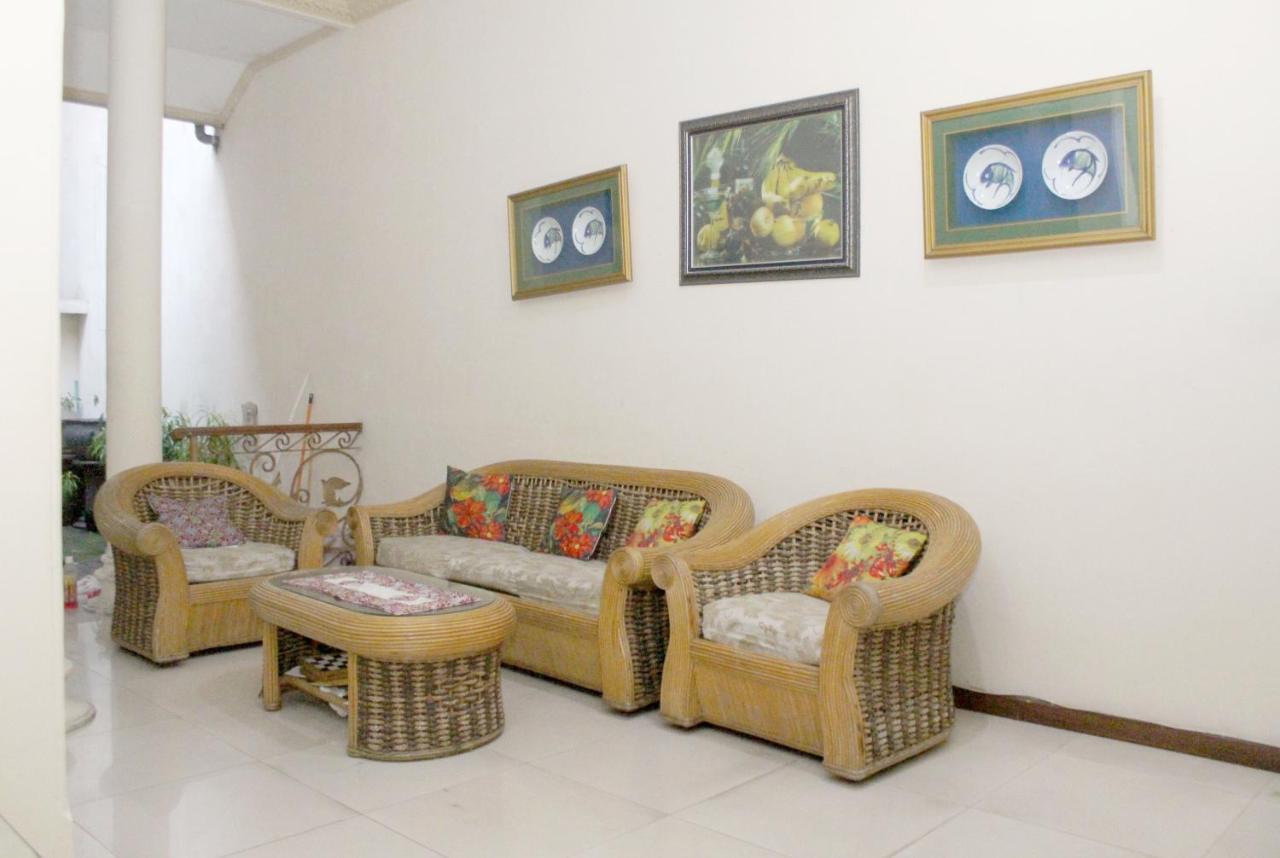 Tirto 27 Homestay Yogyakarta Kültér fotó