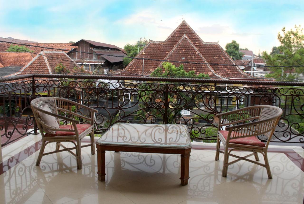 Tirto 27 Homestay Yogyakarta Kültér fotó